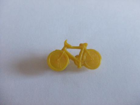 Oude fiets geel